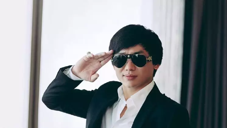 "Билеті өтпей жатыр": Қайрат "әшкилерін" таратпақшы