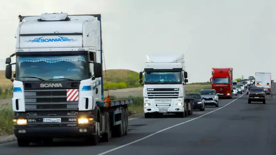 481 көлікті заңсыз тіркеген ХҚКО қызметкері Ресейге қашып кеткен