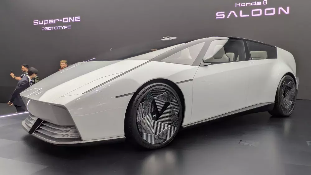 Honda представила электромобиль с дизайном космолета