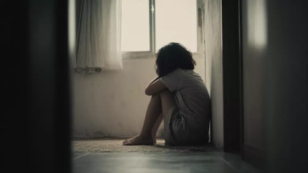 Алматы облысында жасөспірім 12 жастағы қызды зорлаған