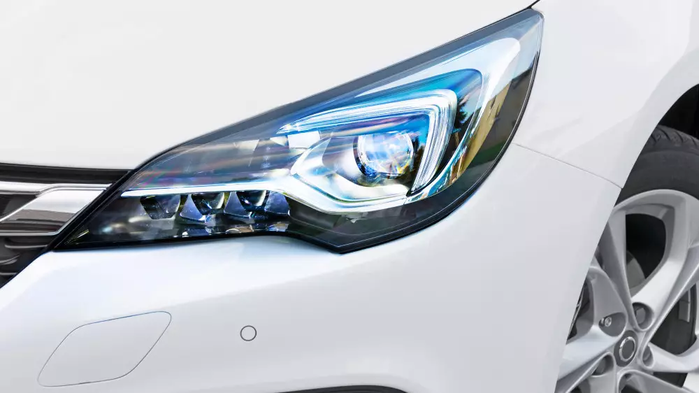 До лампочки: как выглядели фары автомобилей до появления электричества