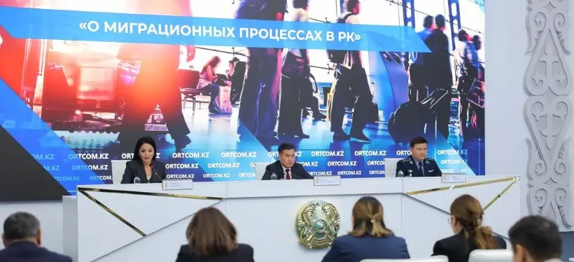 Сколько казахстанцев трудится за рубежом, рассказали в Минтруда и соцзащиты РК