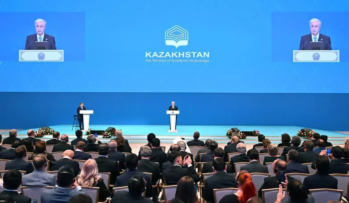 Казахстан запустил пилотный проект совместно с ChatGPT - Токаев