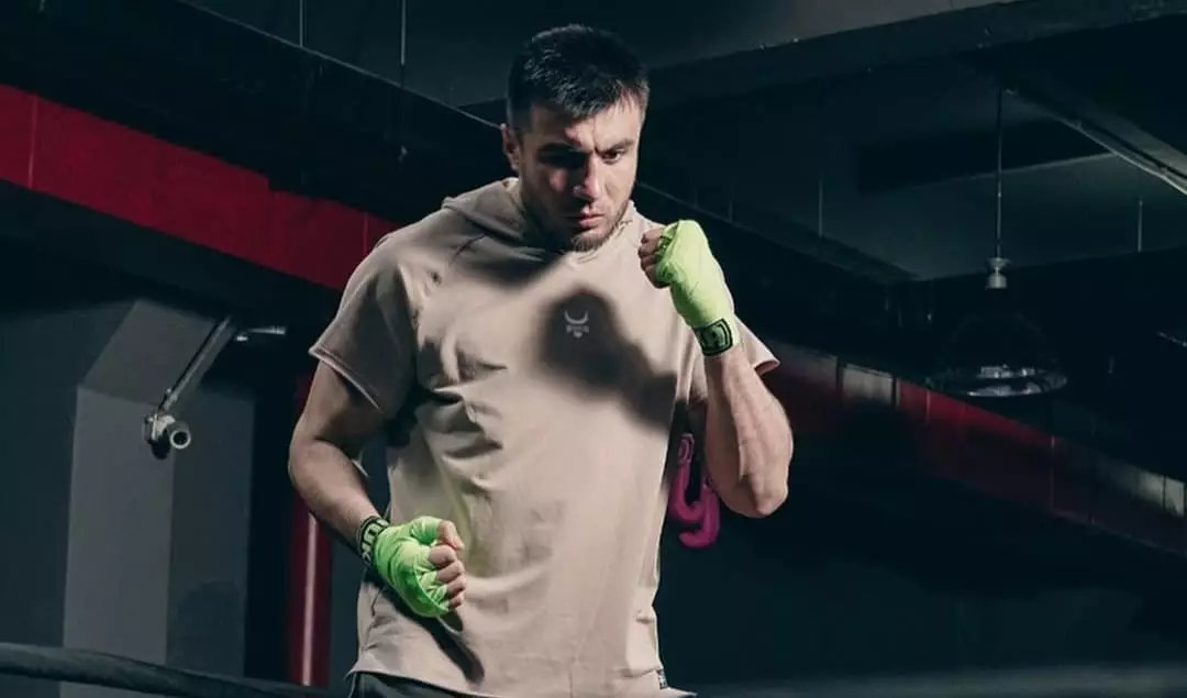 Баходир Джалолов жеңілмеген нокаутермен жұдырықтасады