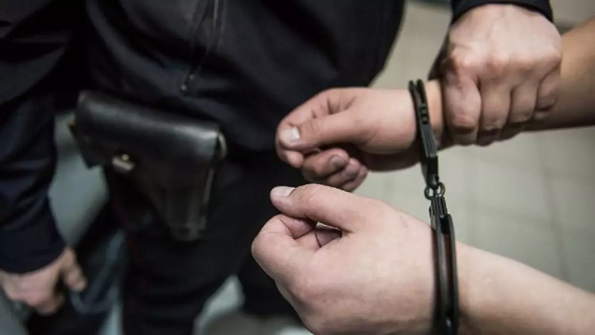 “Өз інісімен бірге көріп, пышақтап тастаған” - Бұрынғы әйелін өлтірген ер адамның сотында бар шындық белгілі болды