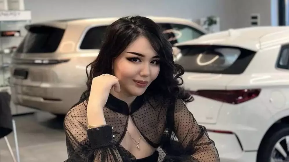 "Марқұмдардың жалғанған кірпігін аламын: Атыраулық бойжеткен ерекше жұмысы  туралы айтты