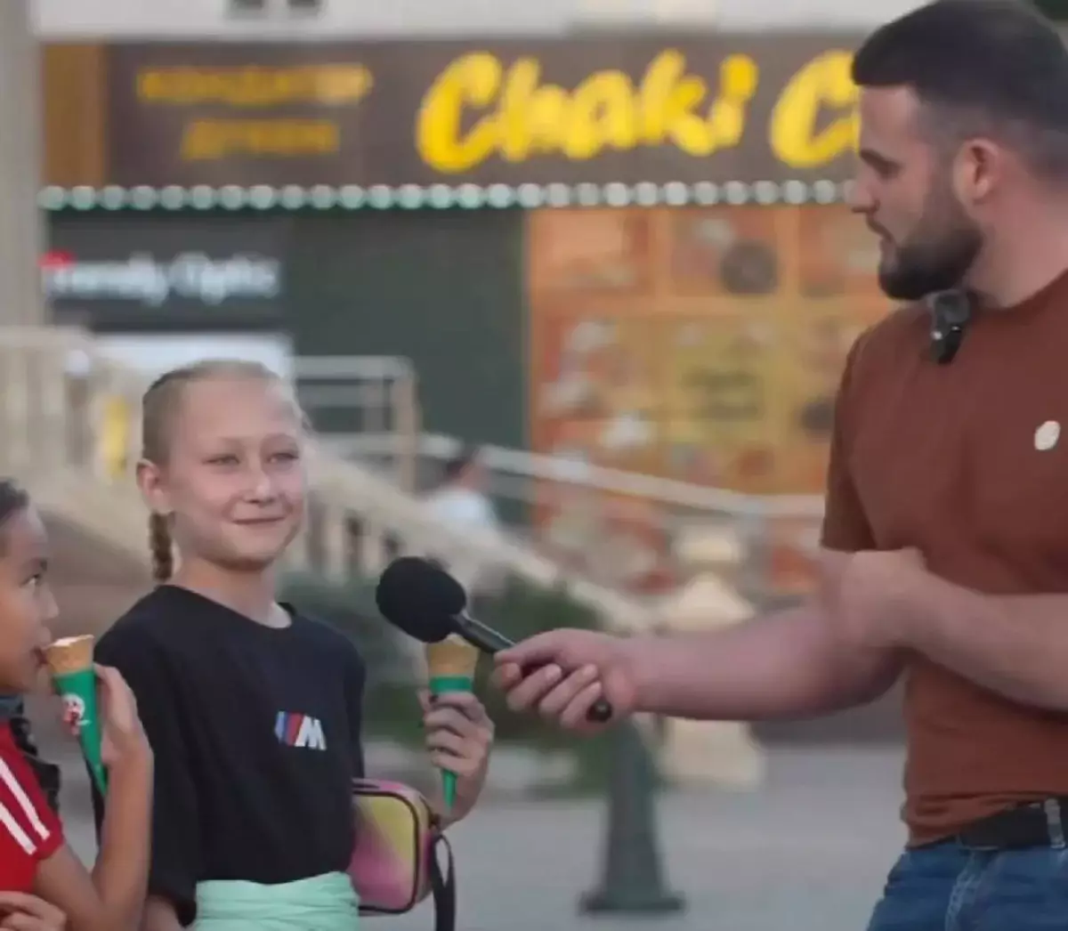 Русская девочка покорила казахстанцев знанием казахского