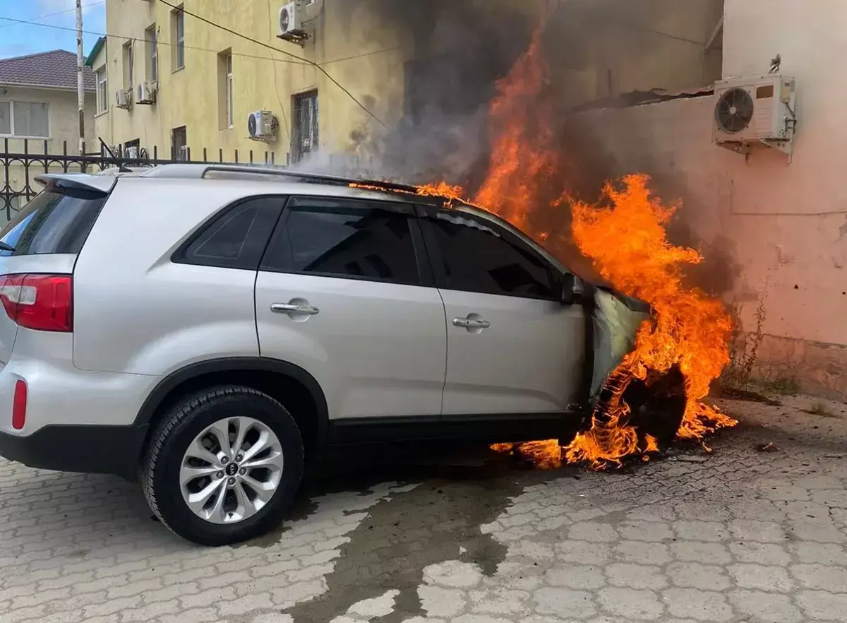 Что делать при возгорании автомобиля: рекомендации спасателей из Актау - новости на Lada.kz 31.10.2025