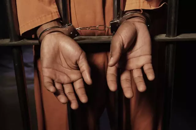 Келін енесін өлтіріп, етінен манты жасап жеген