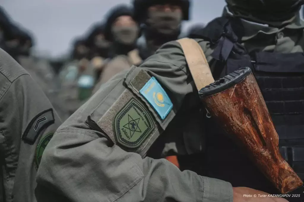 Казахстан подписал план военного сотрудничества с Россией и Беларусью