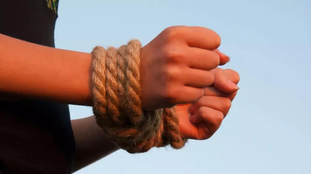 “Связали и волокли по степи“: расследование убийства женщины в Жетысу завершено