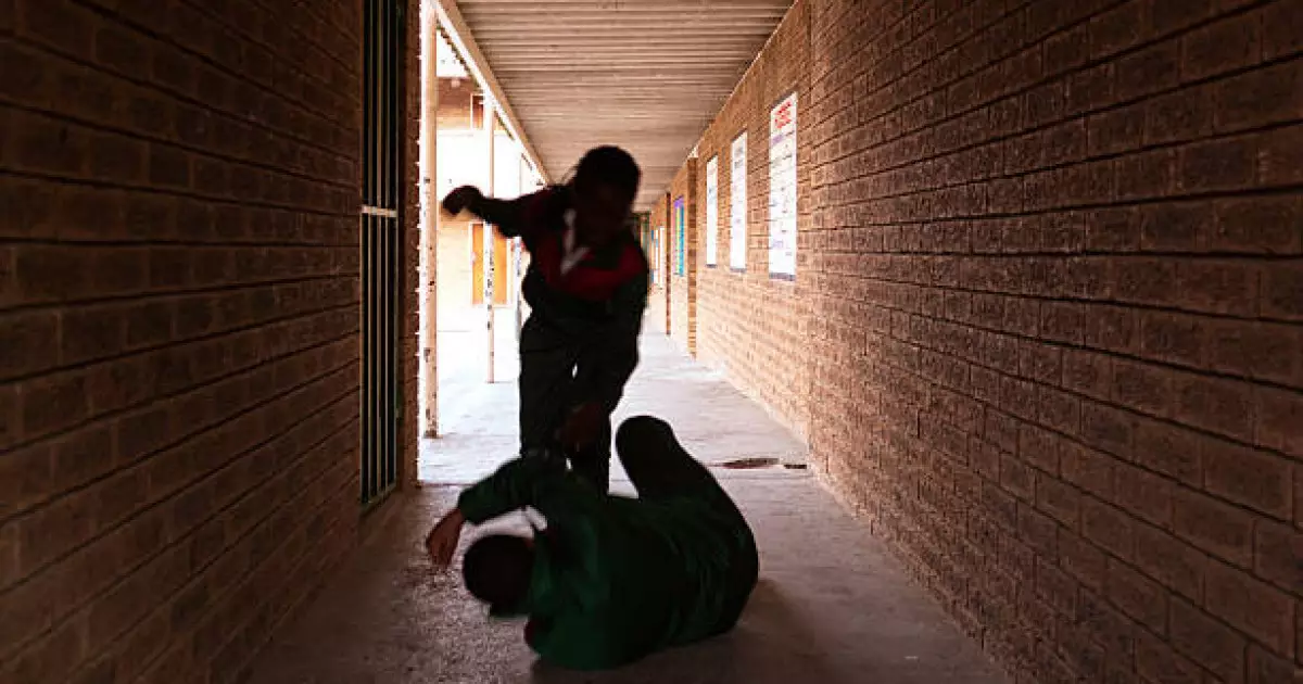   Атырауда колледж студенттері төбелесіп, екі жасөспірім жарақат алды   