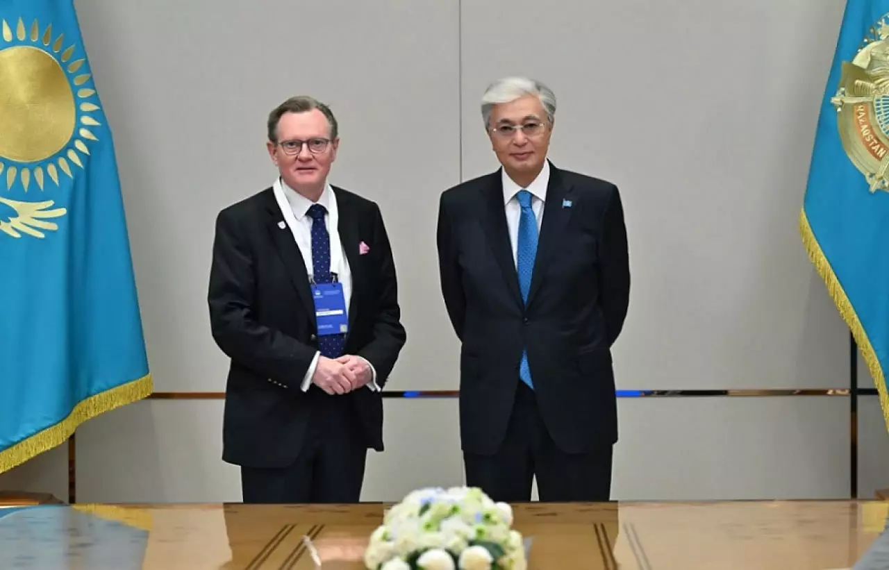 Токаев обсудил ряд вопросов с президентом Queen’s University Belfast