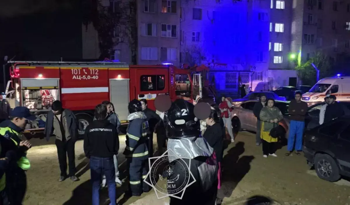В Актау из-за пожара в двух многоэтажках эвакуировали 70 человек - новости на Lada.kz 31.10.2025