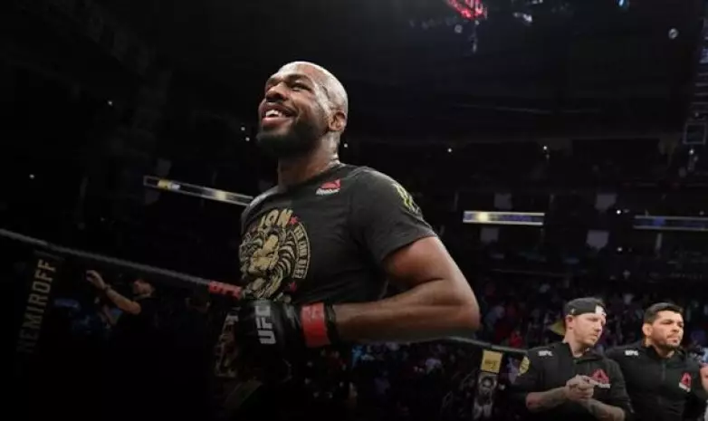 Джон Джонс умоляет Дэйну Уайта поставить ему бой в Белом доме