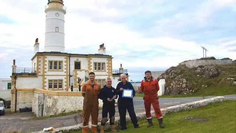 Шотландиядағы шамшырақтан 132 жыл бұрын жазылған бөтелкедегі хат табылды