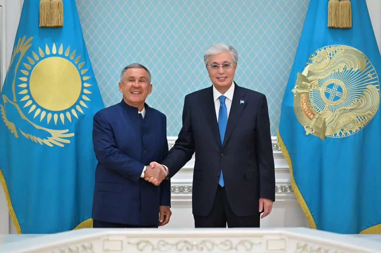 Токаев встретился с раисом Татарстана