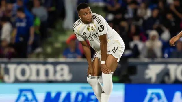 Мбаппе получил награду и сделал заявление