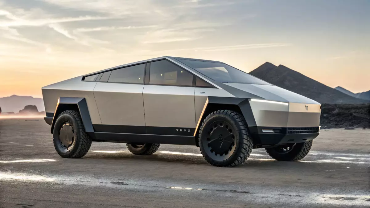 Tesla вновь отзывает Cybertruck