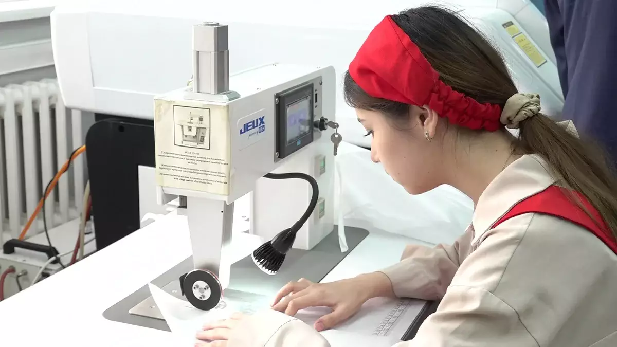 Инклюзивті құзыреттілік: Алматыда ерекше жастарға арналған тігін орталығы ашылды