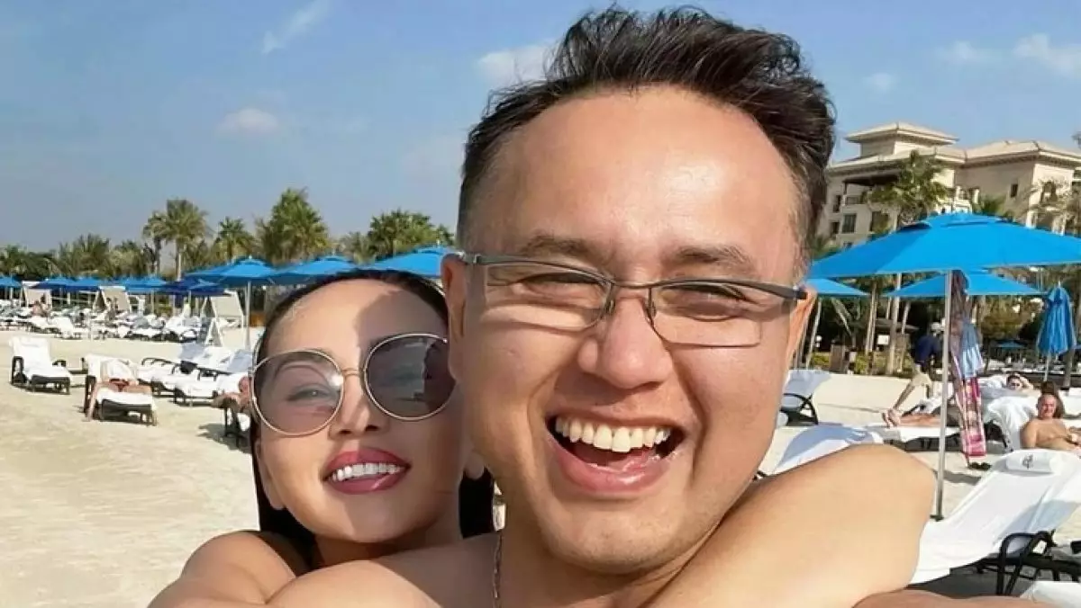 Баян Алагузова показала дом, где прошло детство ее супруга