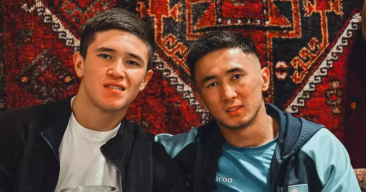  Желіде ағайынды Сабырхандарды әкесі қамшымен қуған видео тарады 