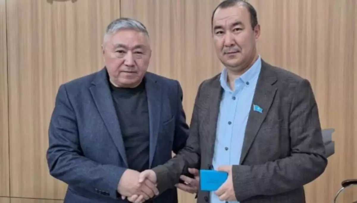 «Алтын домбыра» иеленген айтыскер лауазымды қызметке тағайындалды