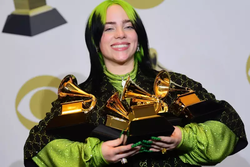 Билли Айлиш призвала миллиардеров делиться богатством