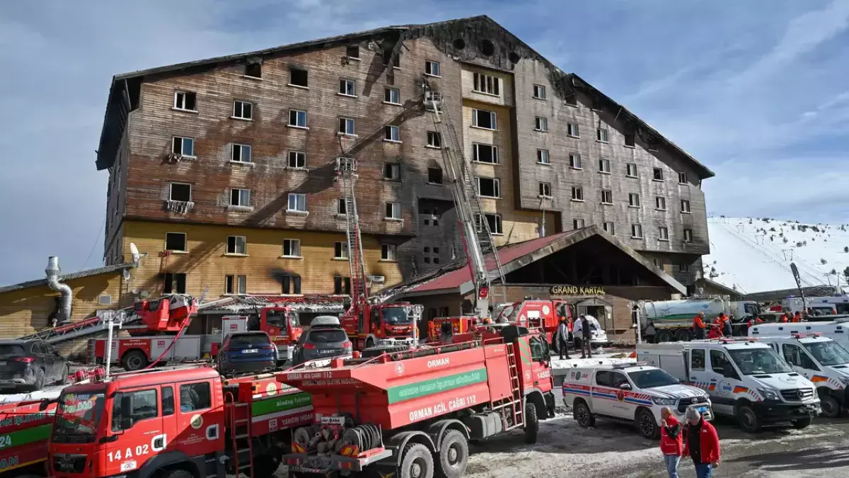 В Турции 11 человек приговорили к пожизненному за пожар на курорте Карталкая