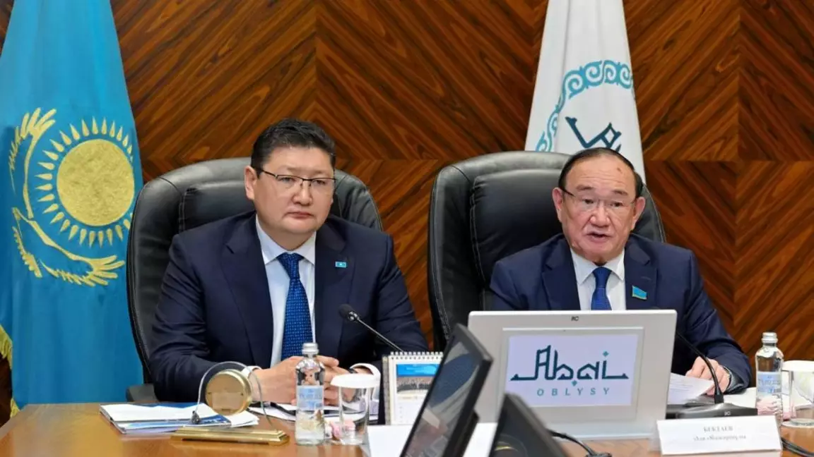 Абай облысында агроөнеркәсіптік кешенді және ауылдарды дамытудың өзекті мәселелері талқыланды