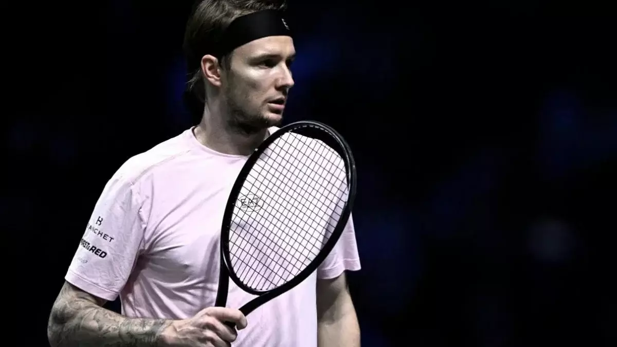 Александр Бублик впервые вышел в полуфинал «Мастерса» в Париже