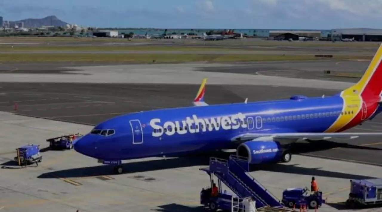 Авиарейсы массово задерживают в США