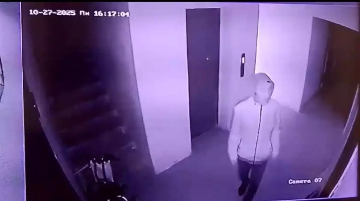 Местные жители бьют тревогу: воры оставляют метки на дверях в Атырау