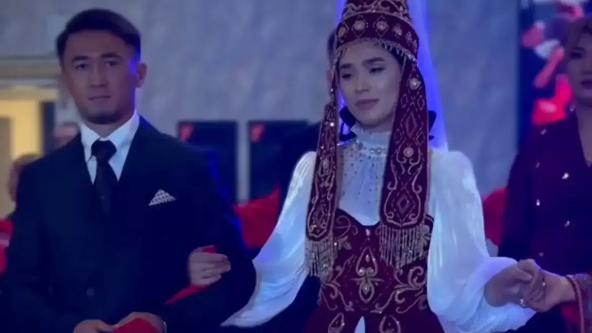 «Бір ай бұрын әке атанған еді»: Махмұд Сабырхан екінші рет үйленді (ВИДЕО)