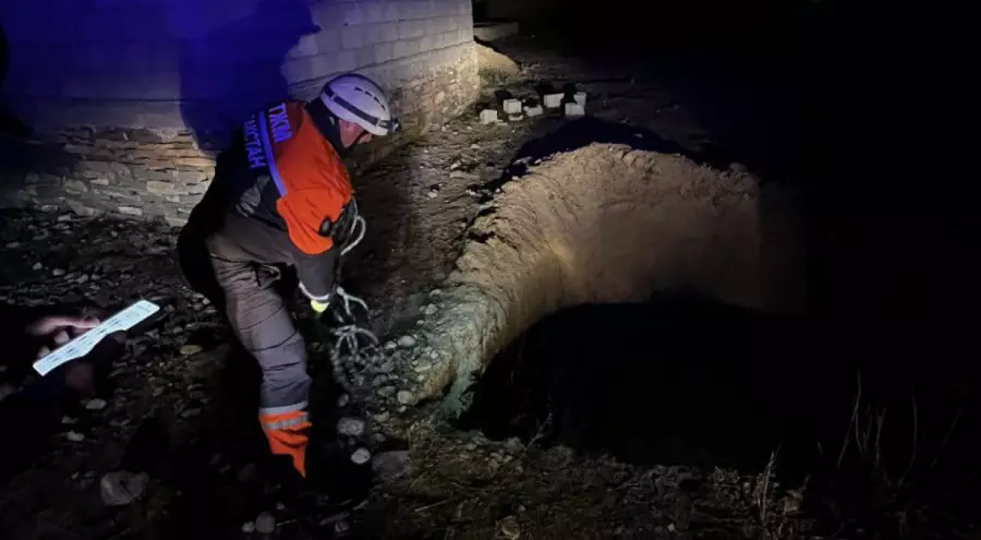 Жамбыл облысында әйел терең шұңқырға түсіп кеткен