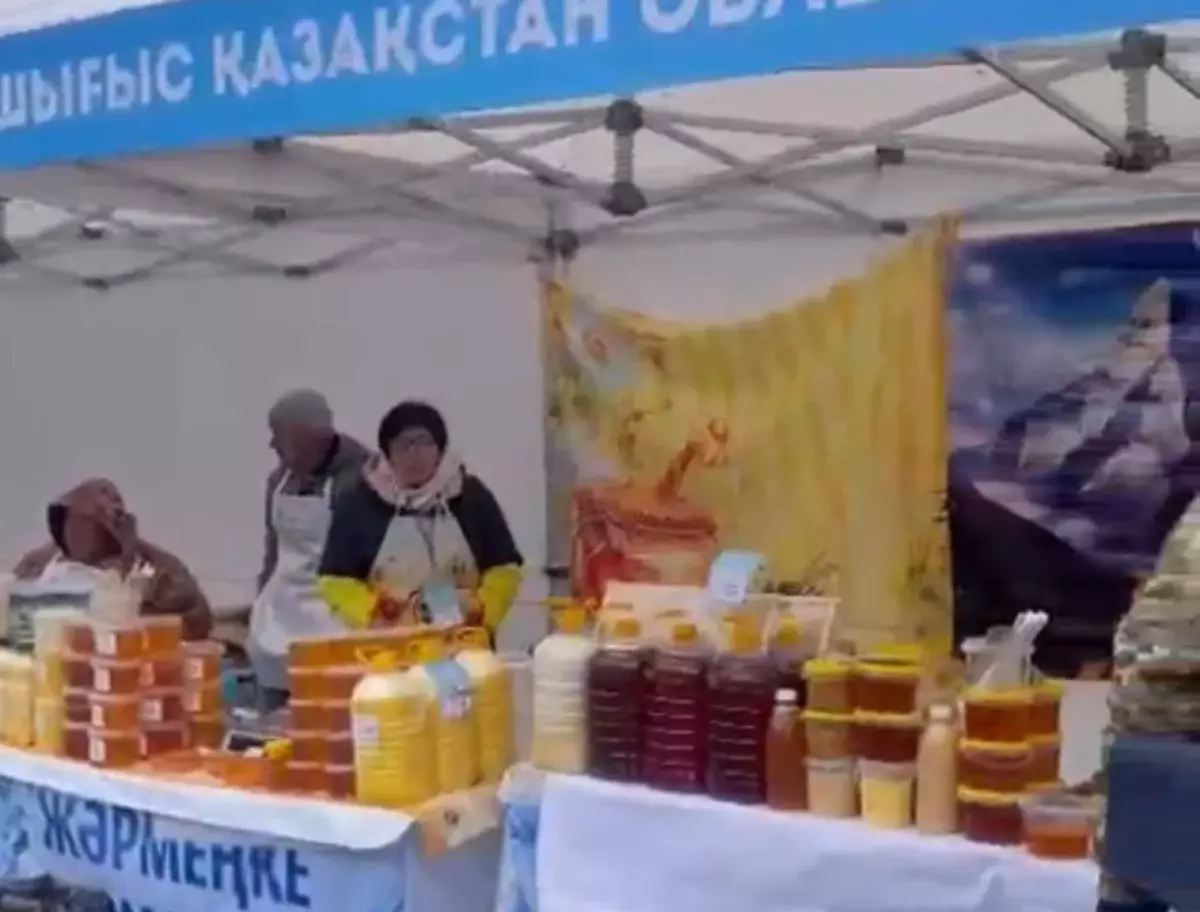 Фермеры из Восточного Казахстана привезли в Алматы свежее мясо и натуральный мед по доступным ценам
