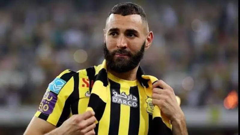 Уго Экитике тарихтағы үздік шабуылшы ретінде Карим Бенземаны атады