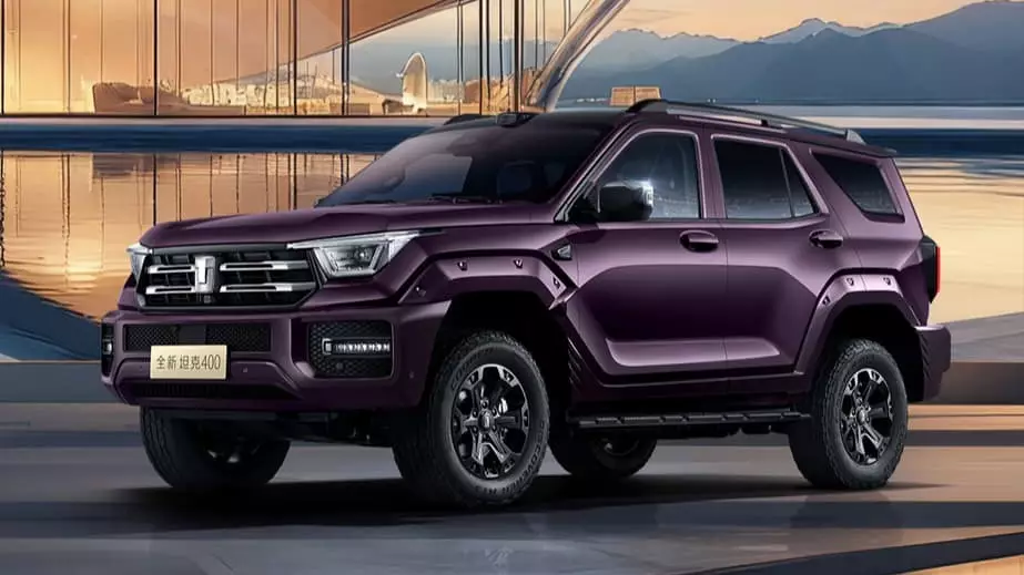 Обновленный Tank 400 с гибридной установкой и фиолетовым кузовом выходит в продажу 6 ноября