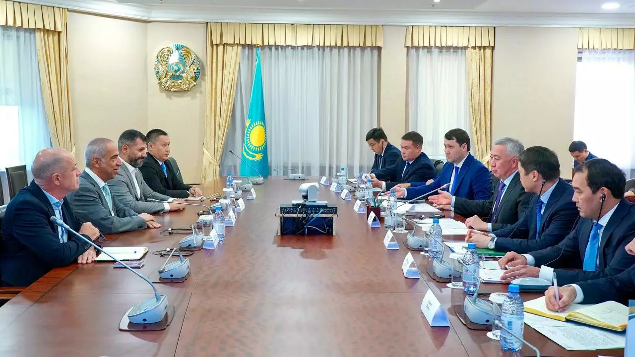 Компания Al Khareej Sugar из ОАЭ планирует построить крупнейший сахарный завод в Казахстане.