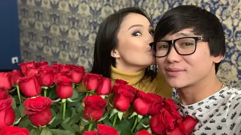 «Жұлдыз бәрін өзгертті»: Қайрат Нұртастың концертіндегі бейне жазба елді елжіретті (ВИДЕО)