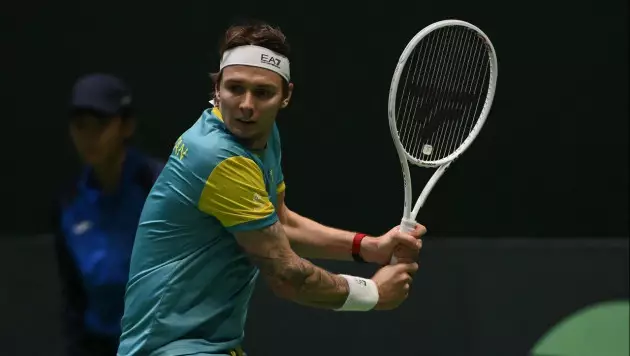 Александр Бублик сломал ракетку в матче за выход в финал