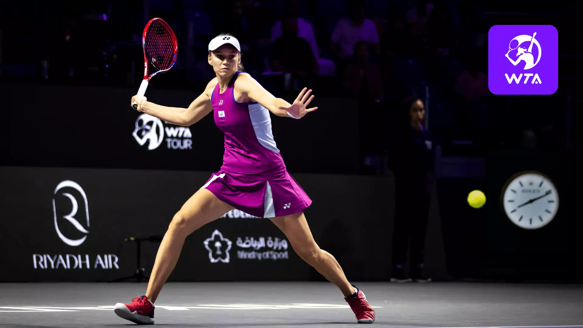 Рыбакина с разгрома начинает путь на Итоговом турнире WTA