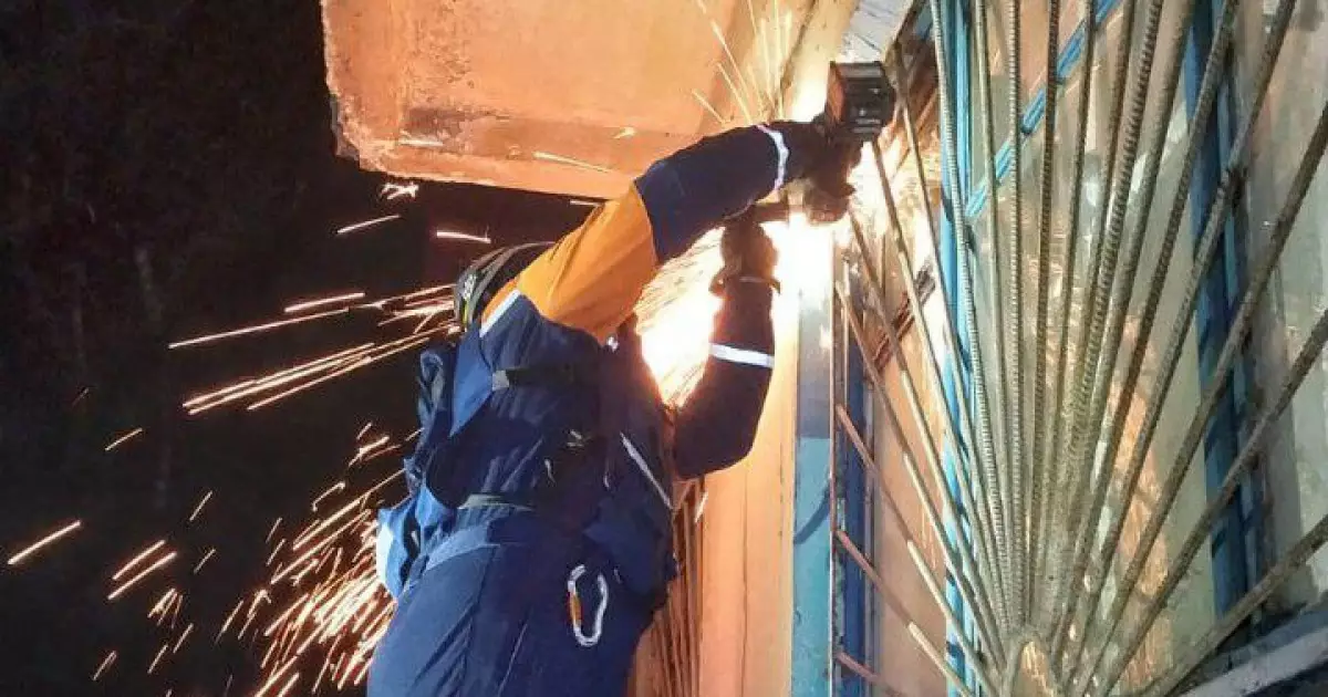   Семейде құтқарушылар пәтерде жалғыз қалған сәбиді құтқарды   