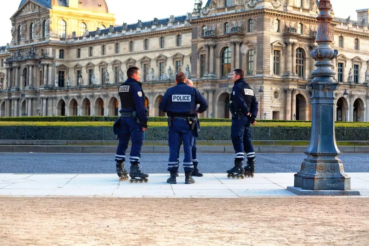 Похищенные из Лувра драгоценности пытались продать израильской фирме