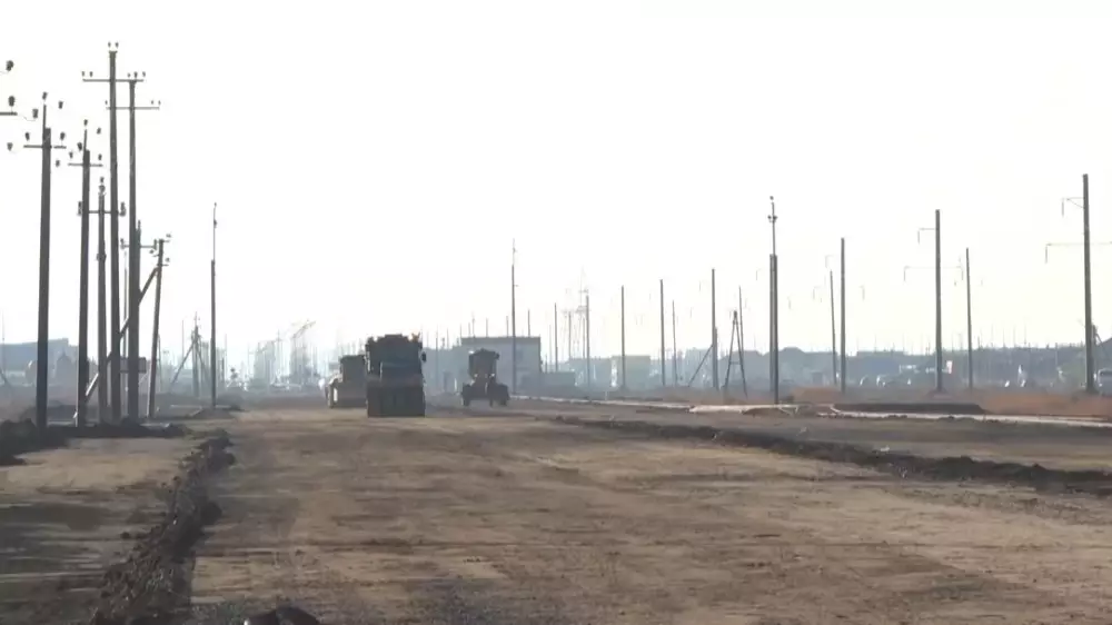 В Атырау восемь лет не могут завершить ремонт 10-километровой дороги