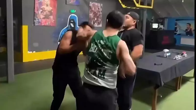 ММА спортшысы Ануарбек Бекембетов желідегі даулы видеосы үшін қамауға алынды