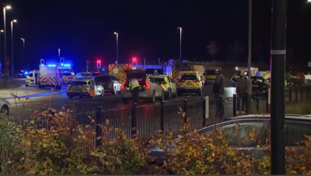 Англияда пойызда болған шабуылдан 10 адам жарақат алды