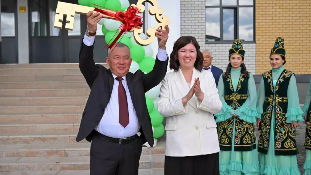 В области Абай открылась новая школа на 600 мест