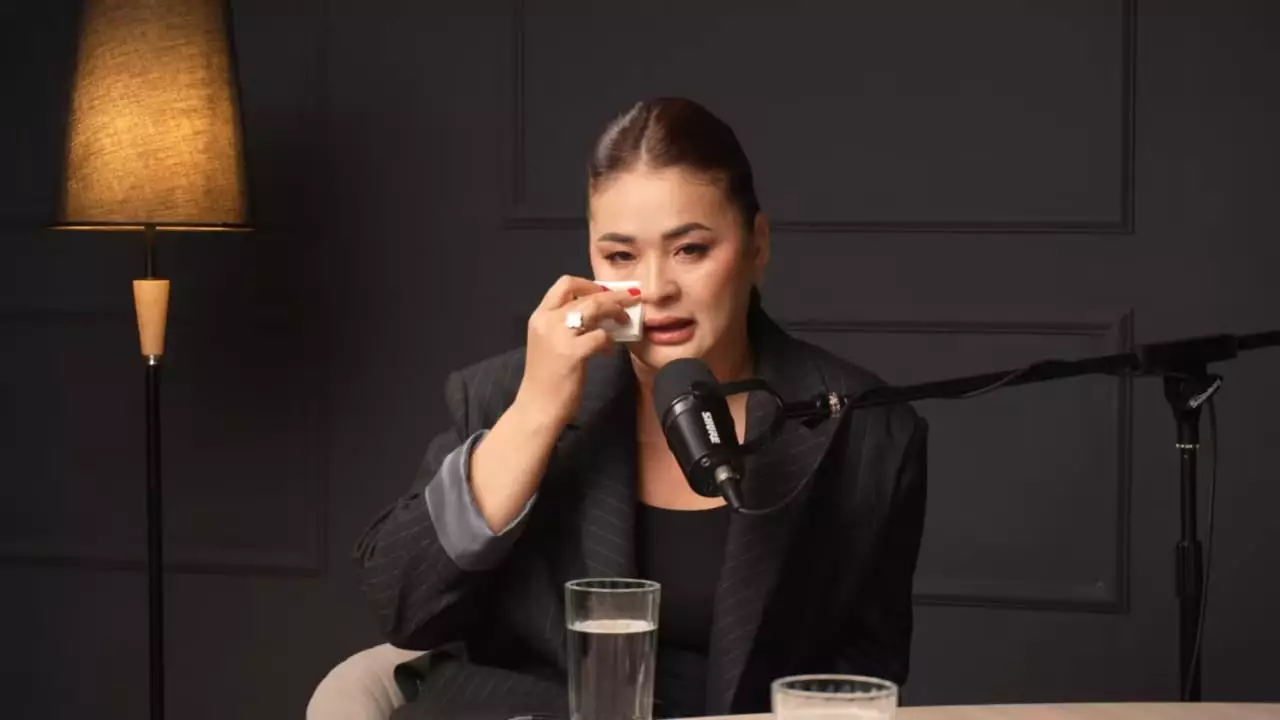 Аяғы және жынысы жоқ әйел