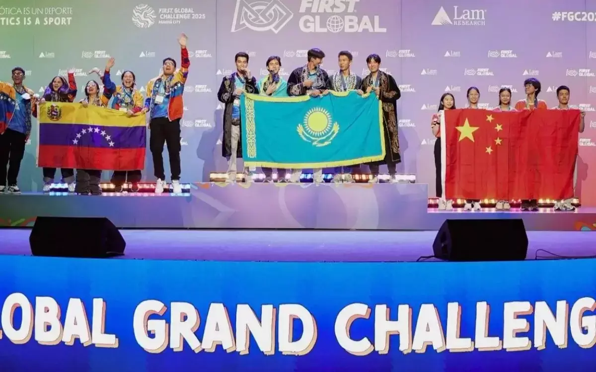 Қазақстандық оқушылар Панамада робототехникадан төртінші рет қатарынан әлем чемпионы атанды